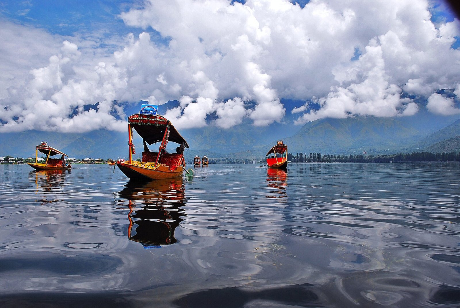 Dal Lake Houseboat Kashmir destination photo